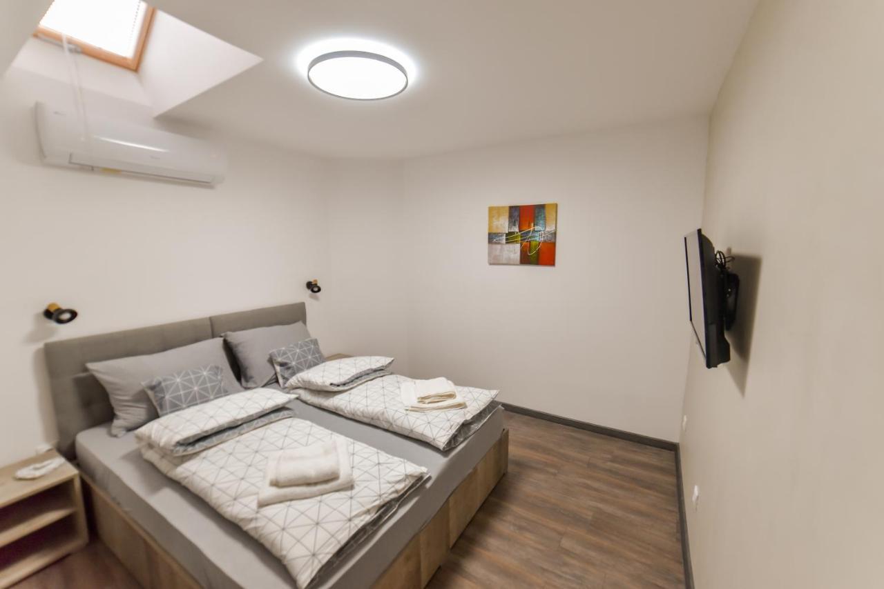 Apartmani Statik Sd Semêndria Exterior foto