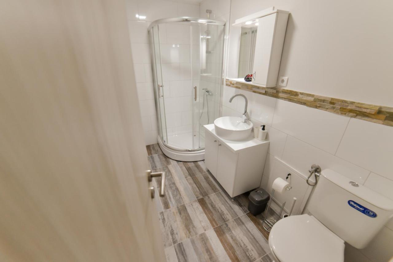 Apartmani Statik Sd Semêndria Exterior foto