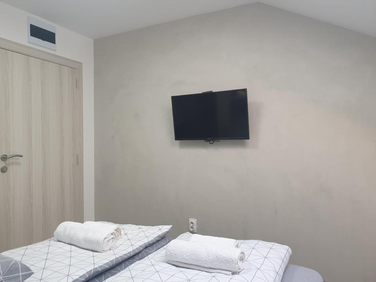 Apartmani Statik Sd Semêndria Exterior foto